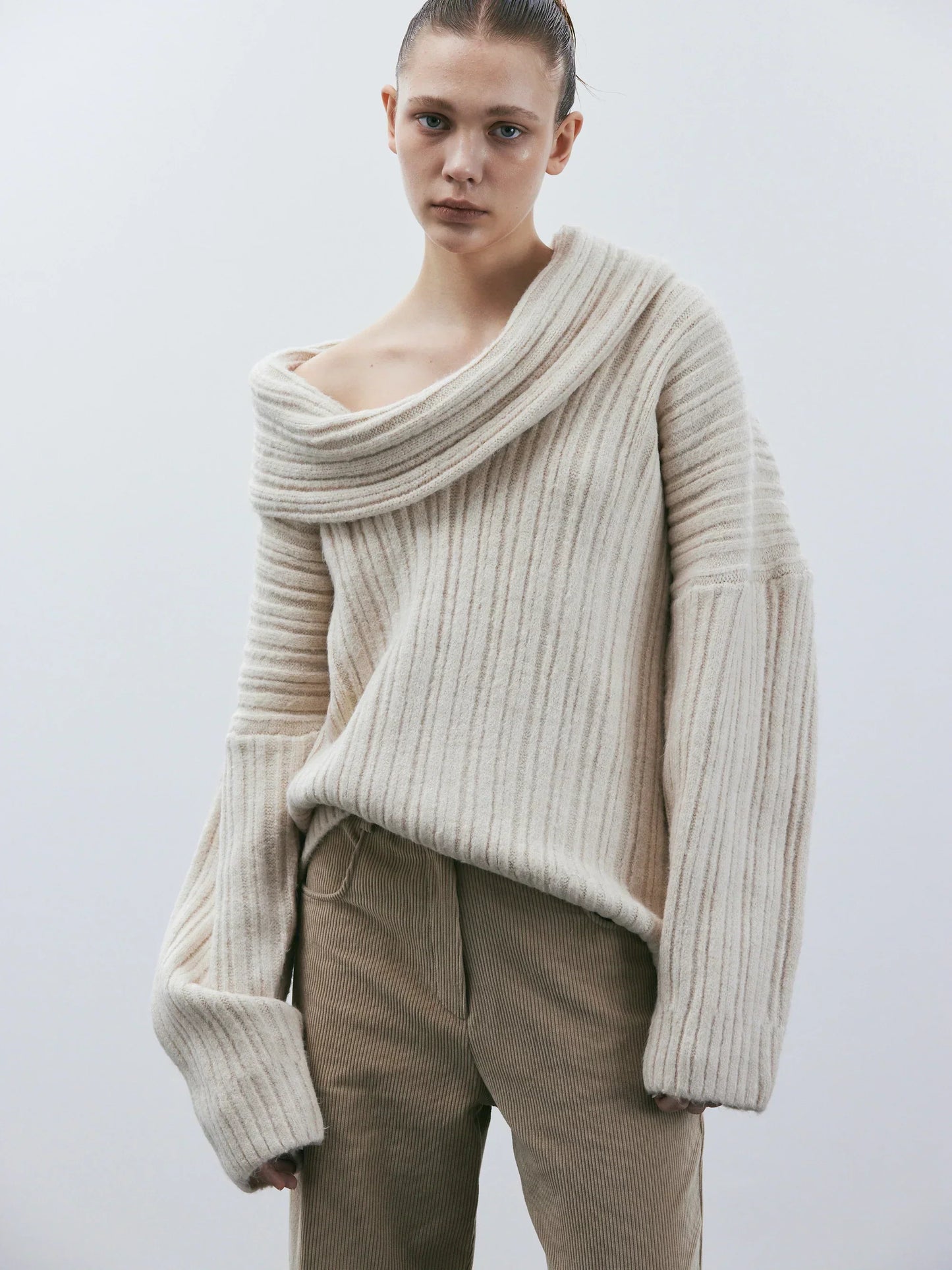 Thérèse - Maglia oversize con collo alto a rollino
