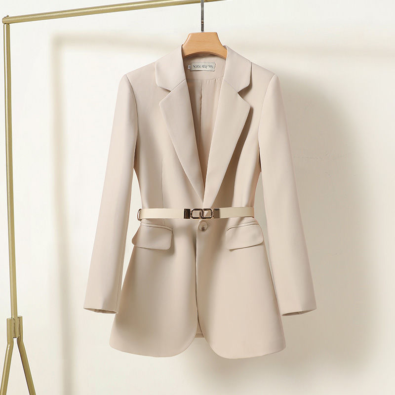 Emily - Blazer chic