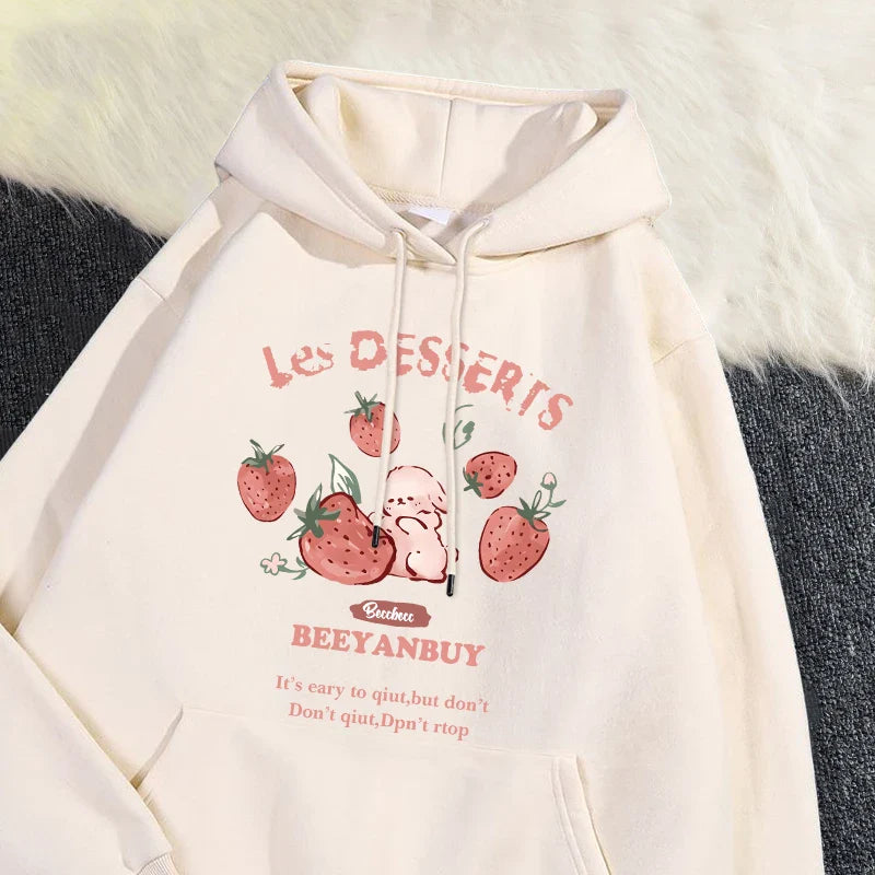 Maglia con cappuccio Soraya con motivo di fragole e coniglietti