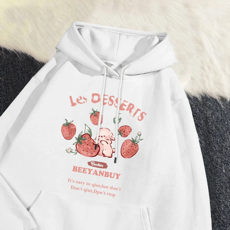 Maglia con cappuccio Soraya con motivo di fragole e coniglietti