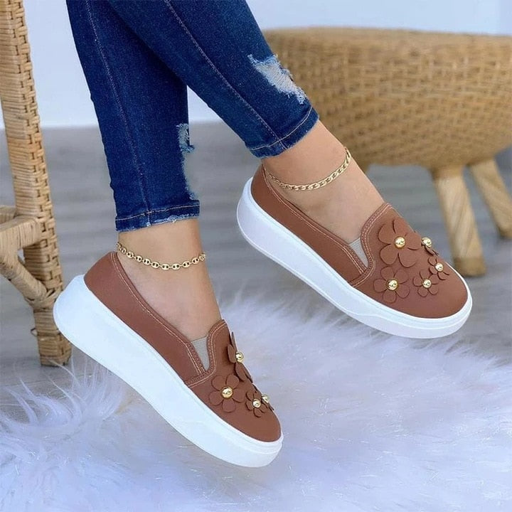 Scarpe casual da donna con fiori