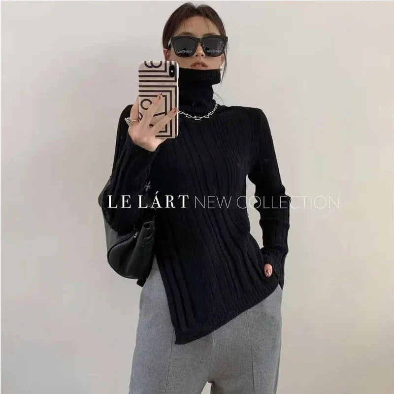Xanthe - Maglia dolcevita donna con spacco laterale e maniche lunghe