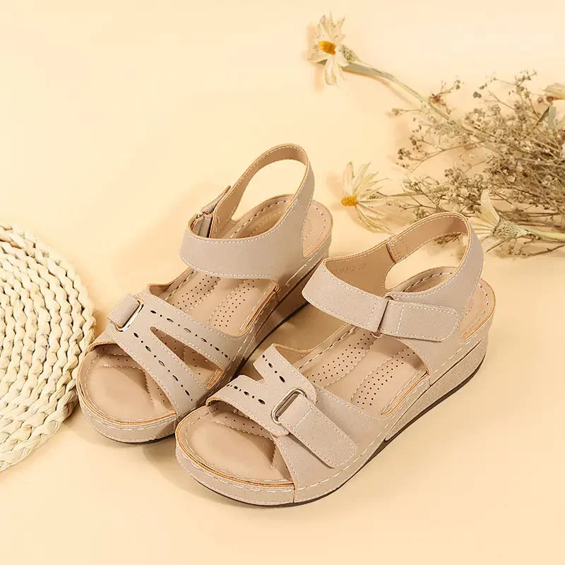Estate - Sandalo estivo elegante con tacco