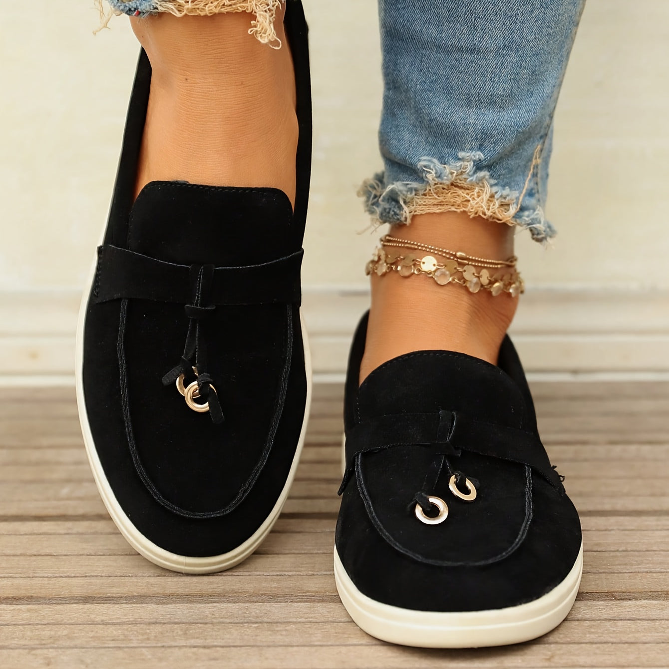 Mila | Mocassino femminile in nappa con anello in ferro e decorazioni