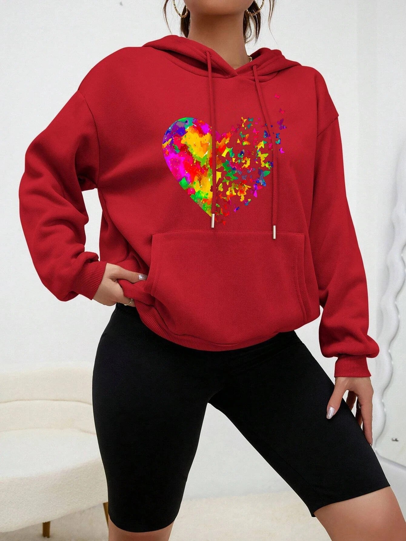 Felpa con cappuccio con stampa a cuore di farfalle colorate Calypso