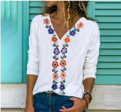 T-shirt in misto cotone e poliestere - Dettagli stampati e vestibilità ampia