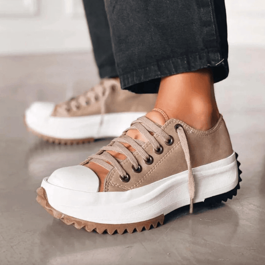 Jinky Sneakers | Scarpe stringate con piattaforma di tendenza