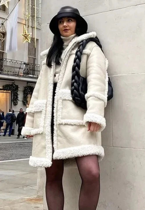 Cappotto invernale bianco da donna con orsetto